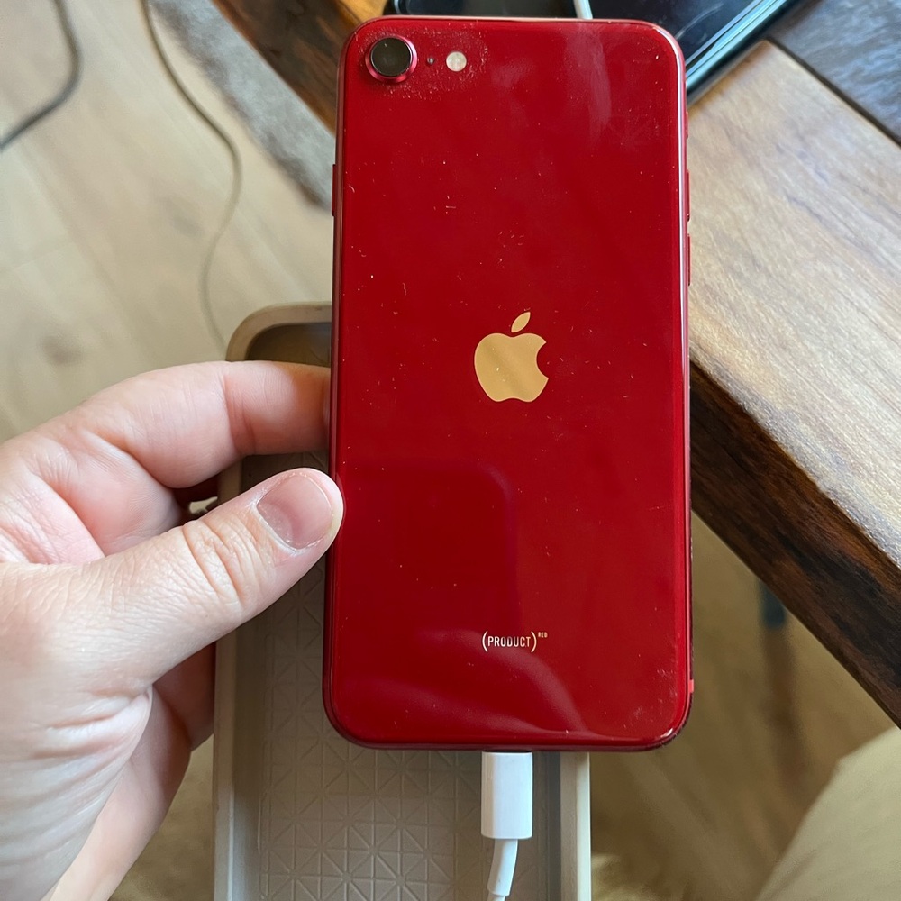 2 Working IPhones - SE & X